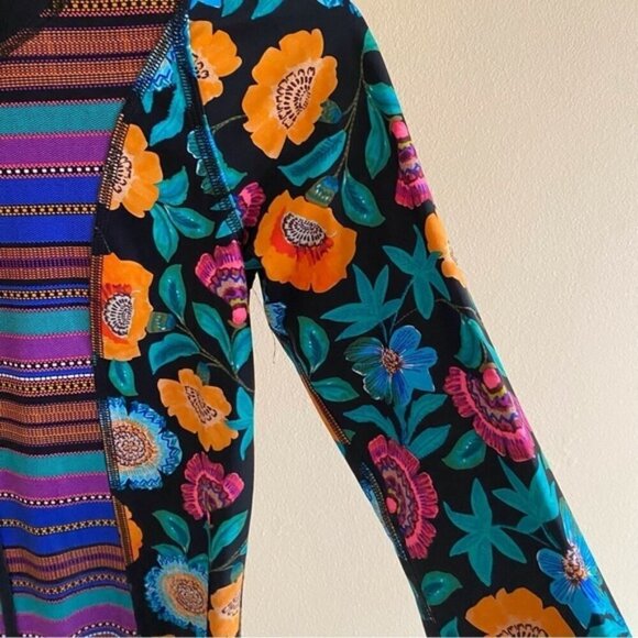 Body Glove Woman XS  Rash Gaurd Long Sleeve Crew Neck Tropical Shirt UPF 50+ - Picture 6 of 13